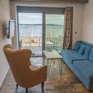 Zinozis Apartment